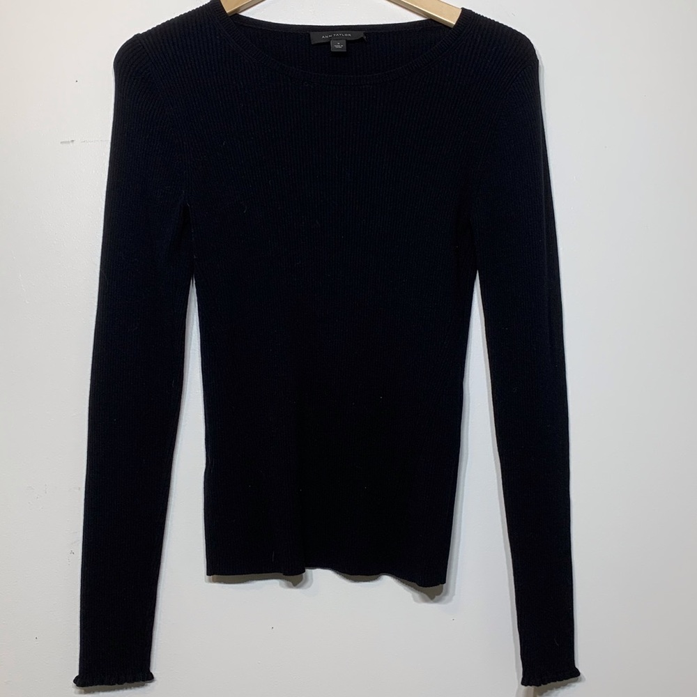 EUC Adorable Ann Taylor Slim Fit Black Sweater